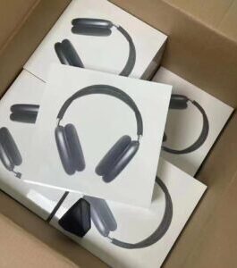 Apple AirPods Max pallets